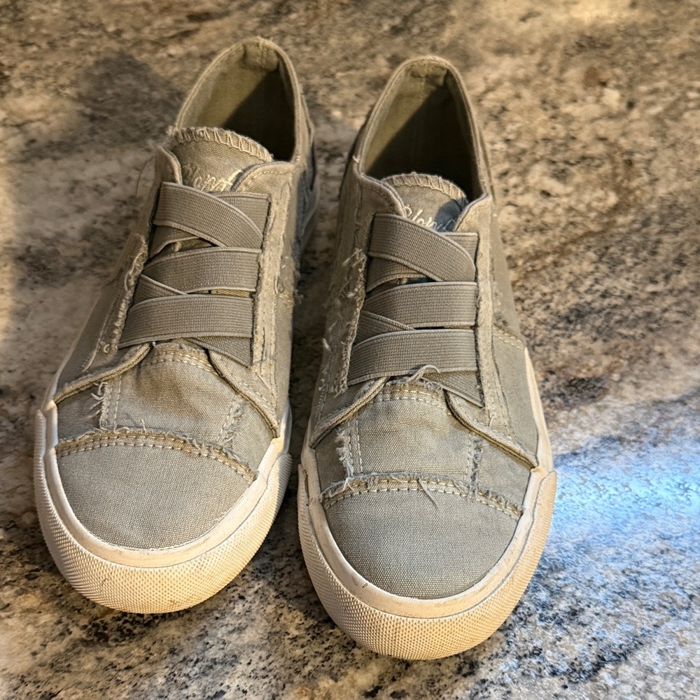 Blowfish Malibu Gray Canvas Sneakers